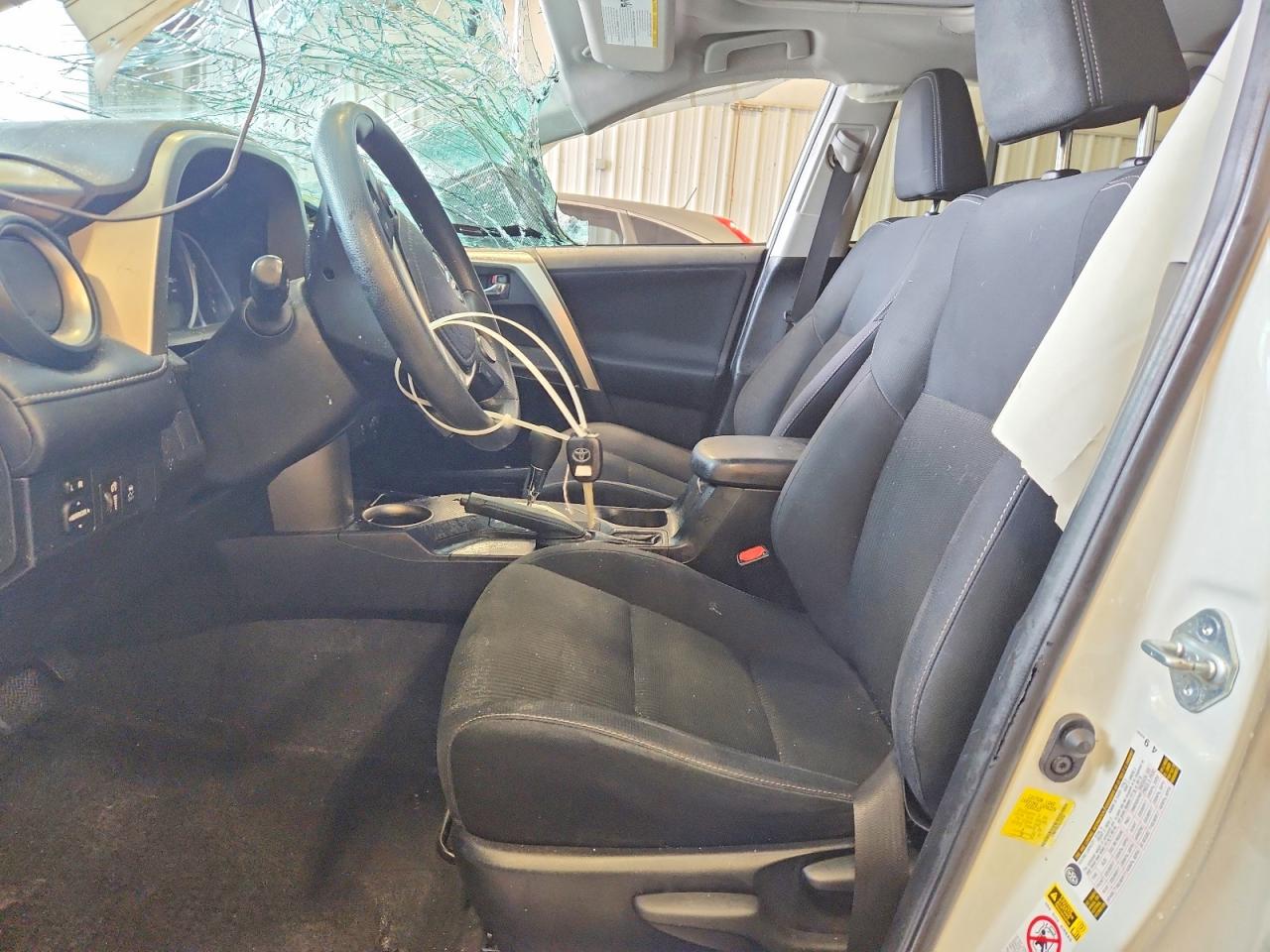 2014 TOYOTA RAV4 XLE photo 13