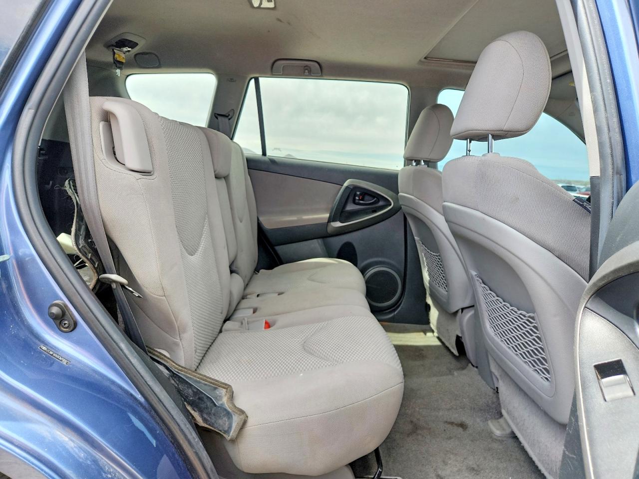 2012 TOYOTA RAV4 BASE photo 19
