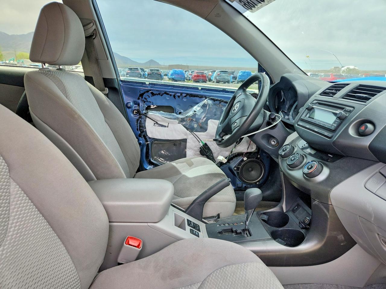 2012 TOYOTA RAV4 BASE photo 13