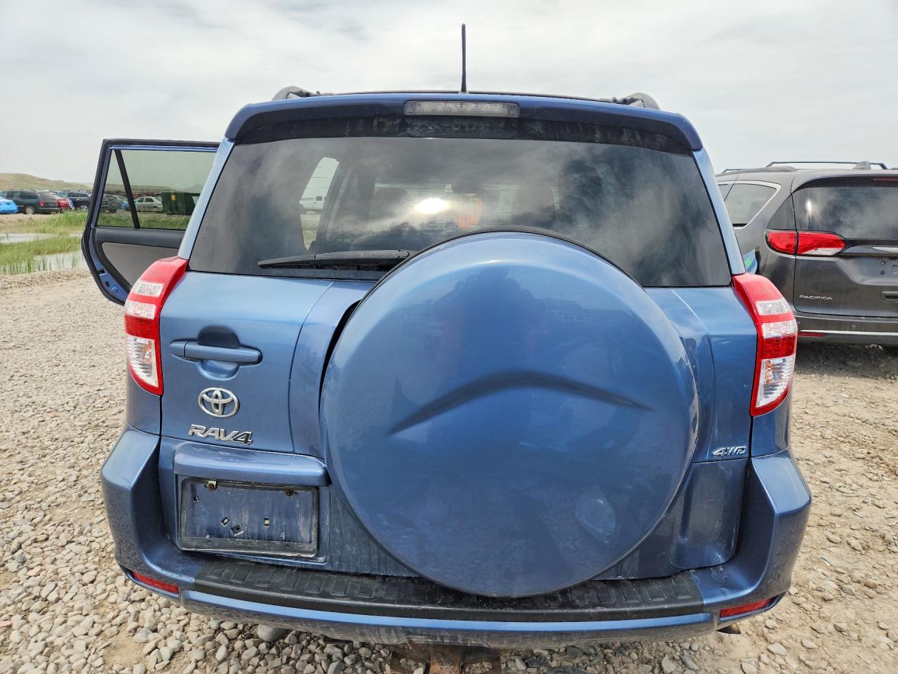 2012 TOYOTA RAV4 BASE photo 11