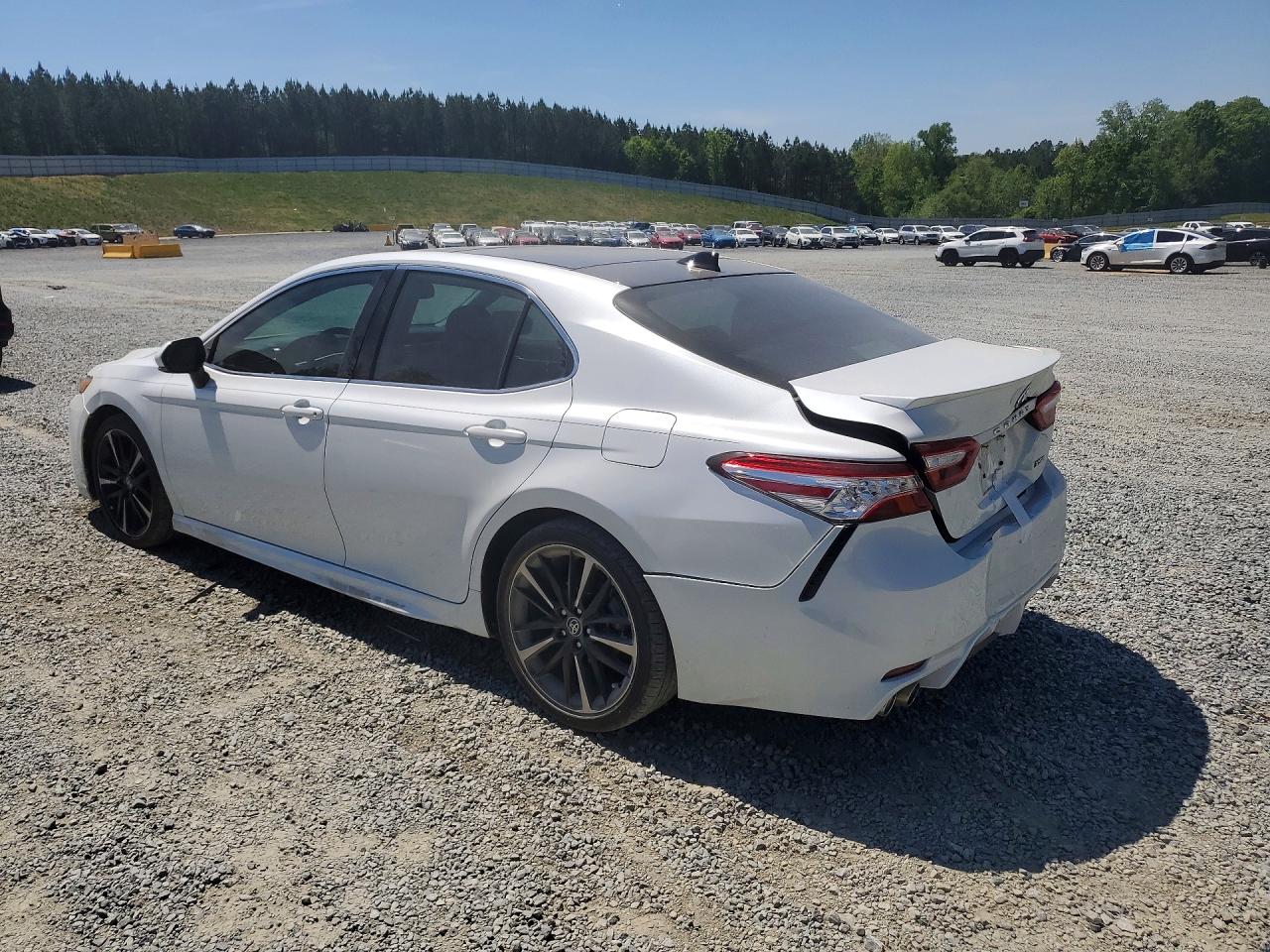 2020 TOYOTA CAMRY photo 3