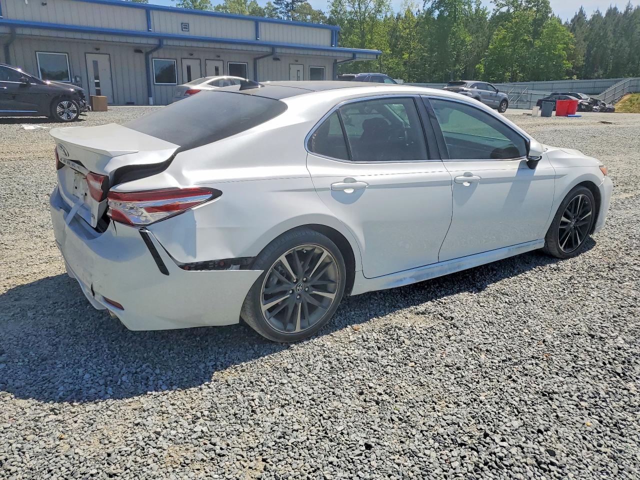 2020 TOYOTA CAMRY photo 5