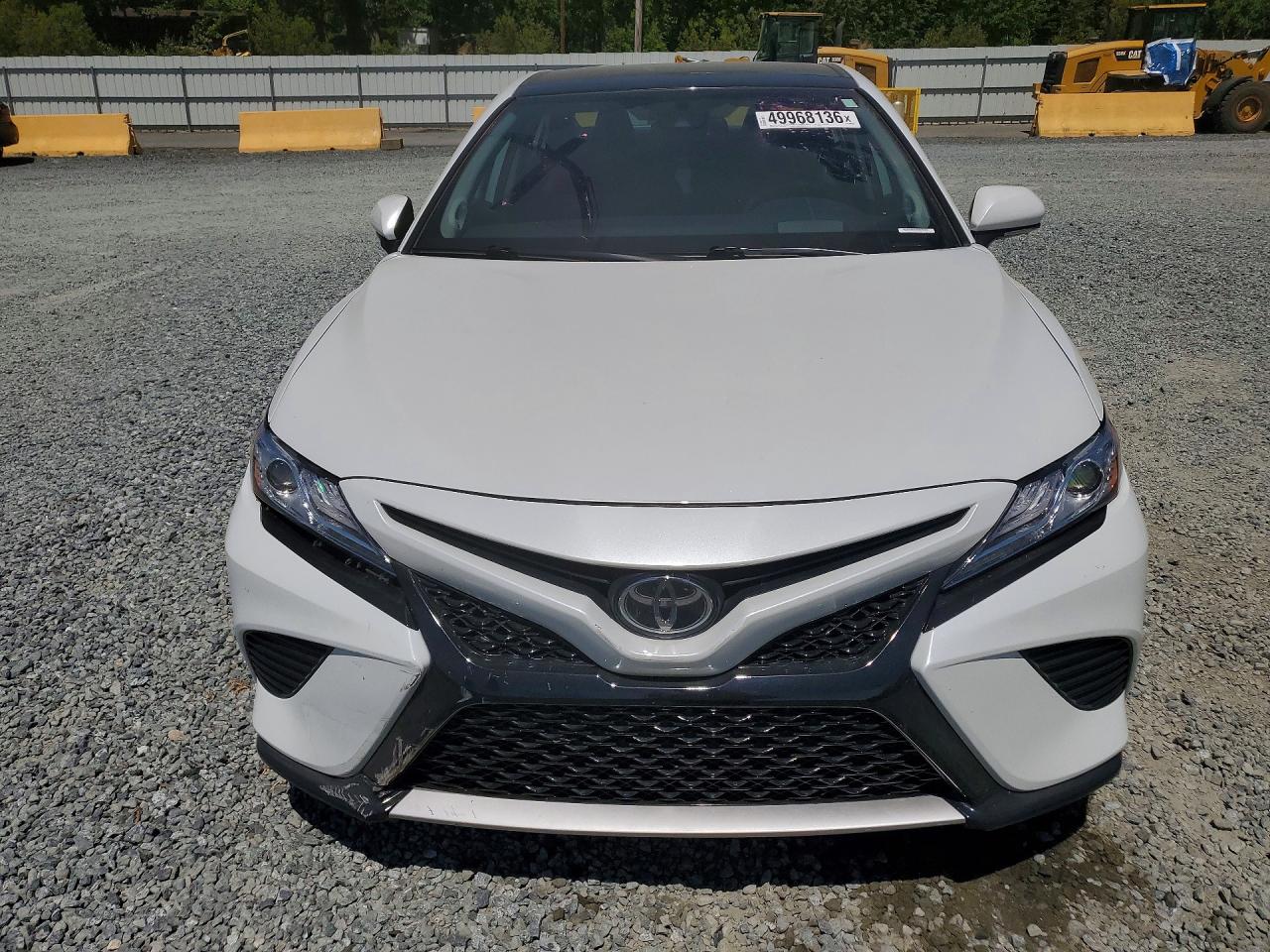 2020 TOYOTA CAMRY photo 9