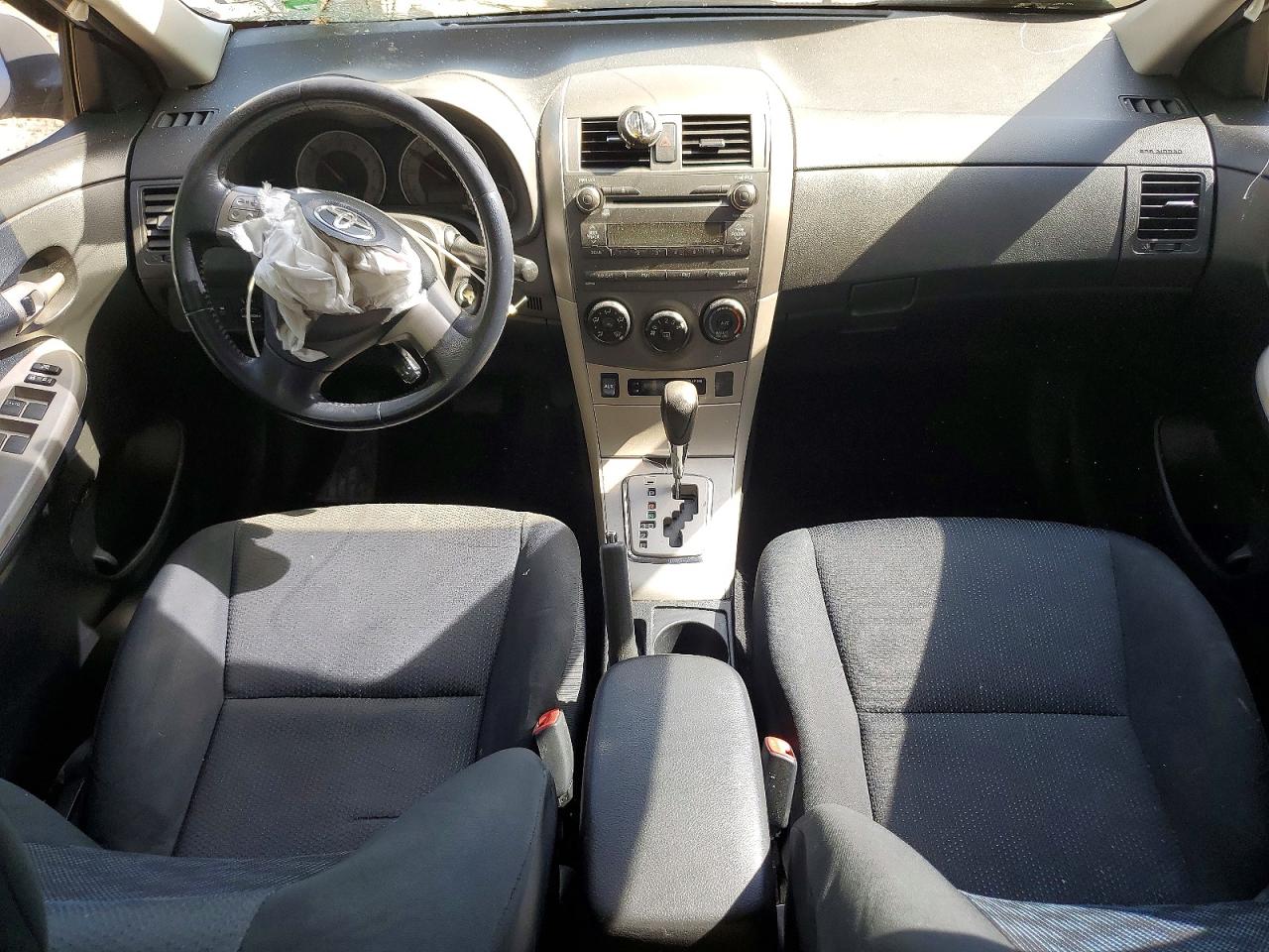 2010 TOYOTA COROLLA S photo 15