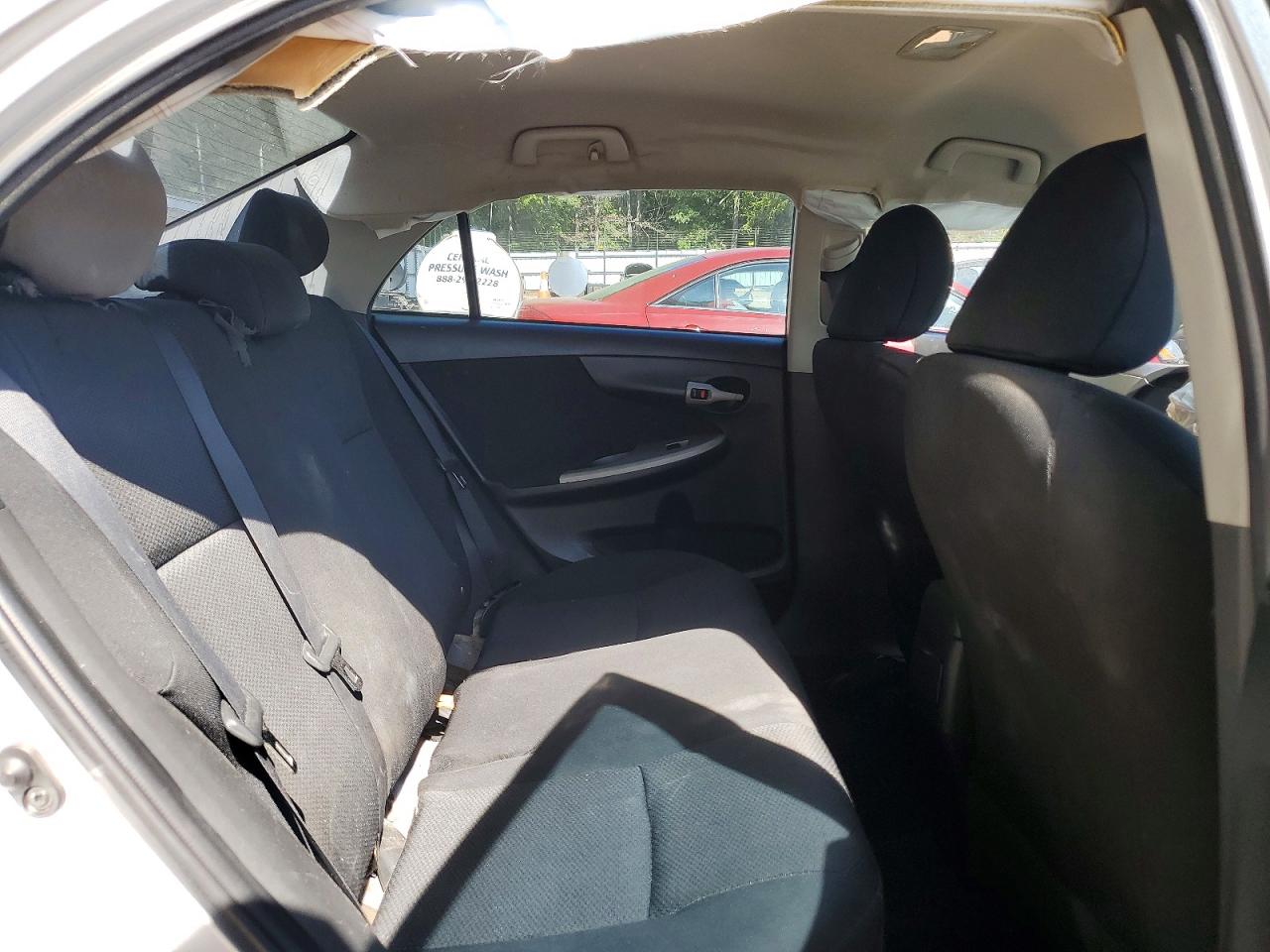 2010 TOYOTA COROLLA S photo 19