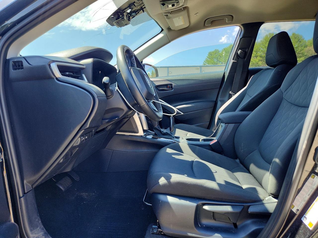 2024 TOYOTA COROLLA CROSS LE photo 19