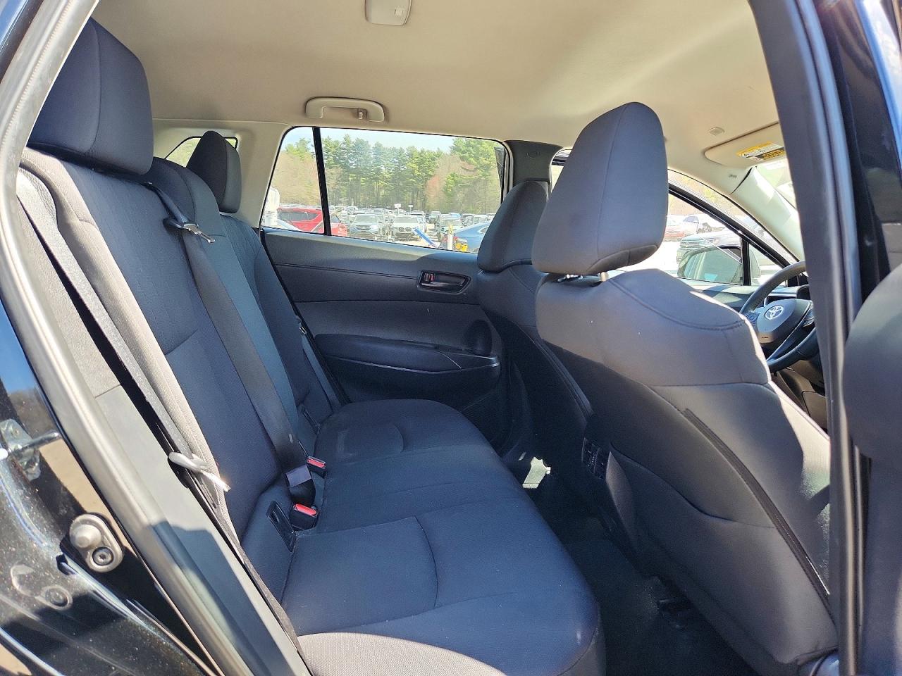 2024 TOYOTA COROLLA CROSS LE photo 31