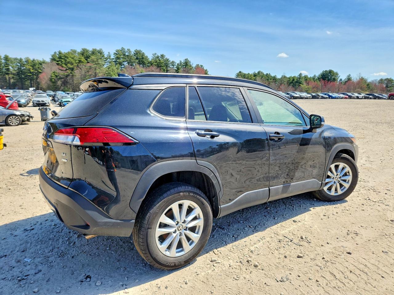 2024 TOYOTA COROLLA CROSS LE photo 7