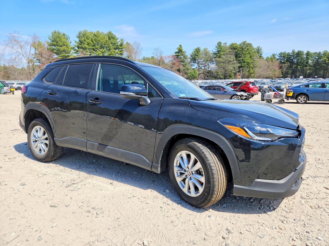 2024 TOYOTA COROLLA CROSS LE photo 10