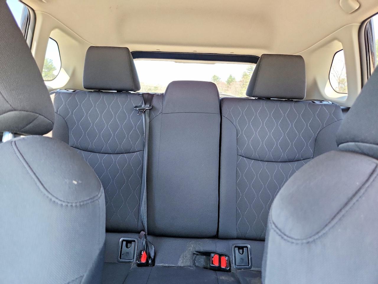 2024 TOYOTA COROLLA CROSS LE photo 28