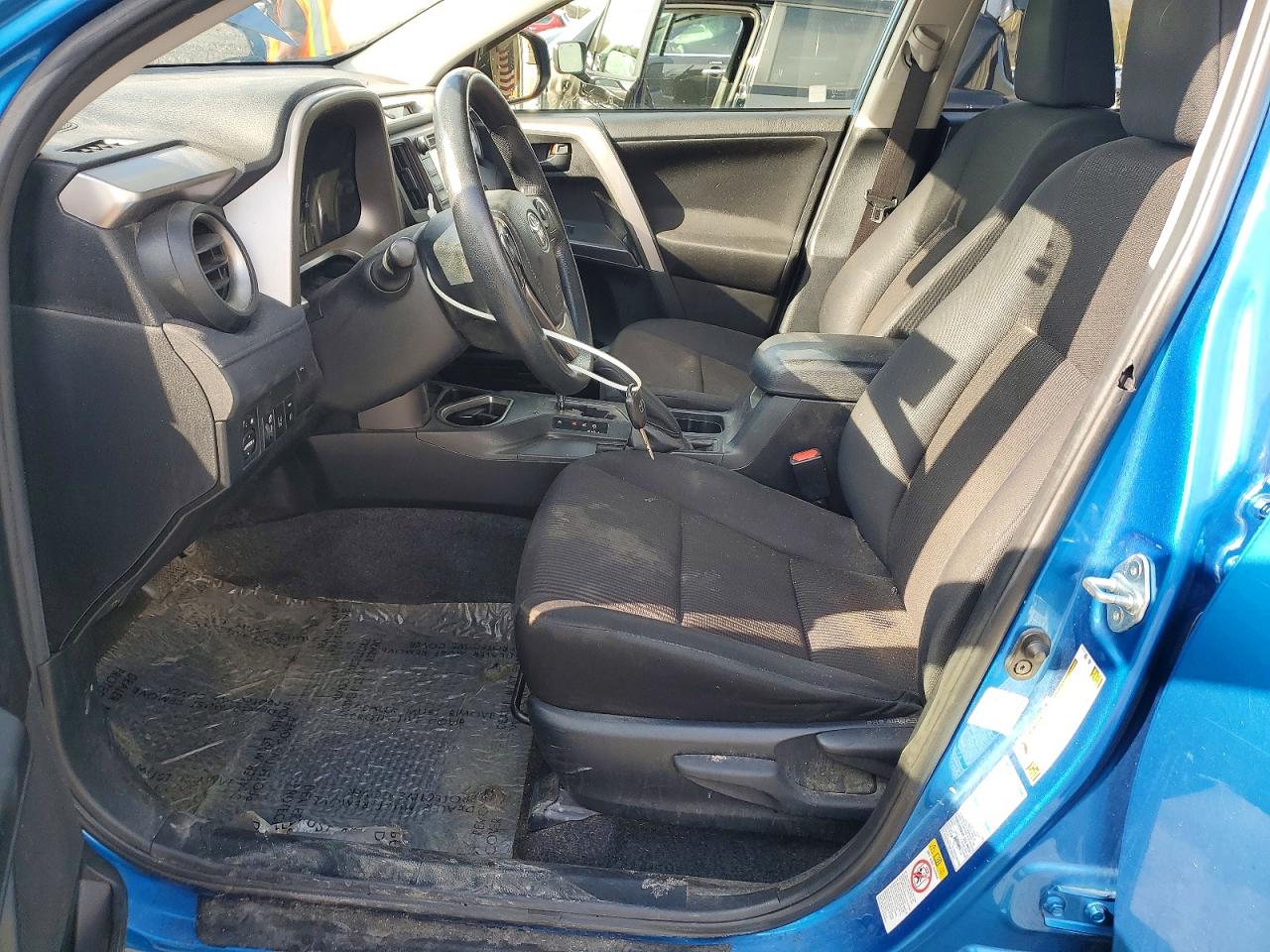 2018 TOYOTA RAV4 LE photo 19