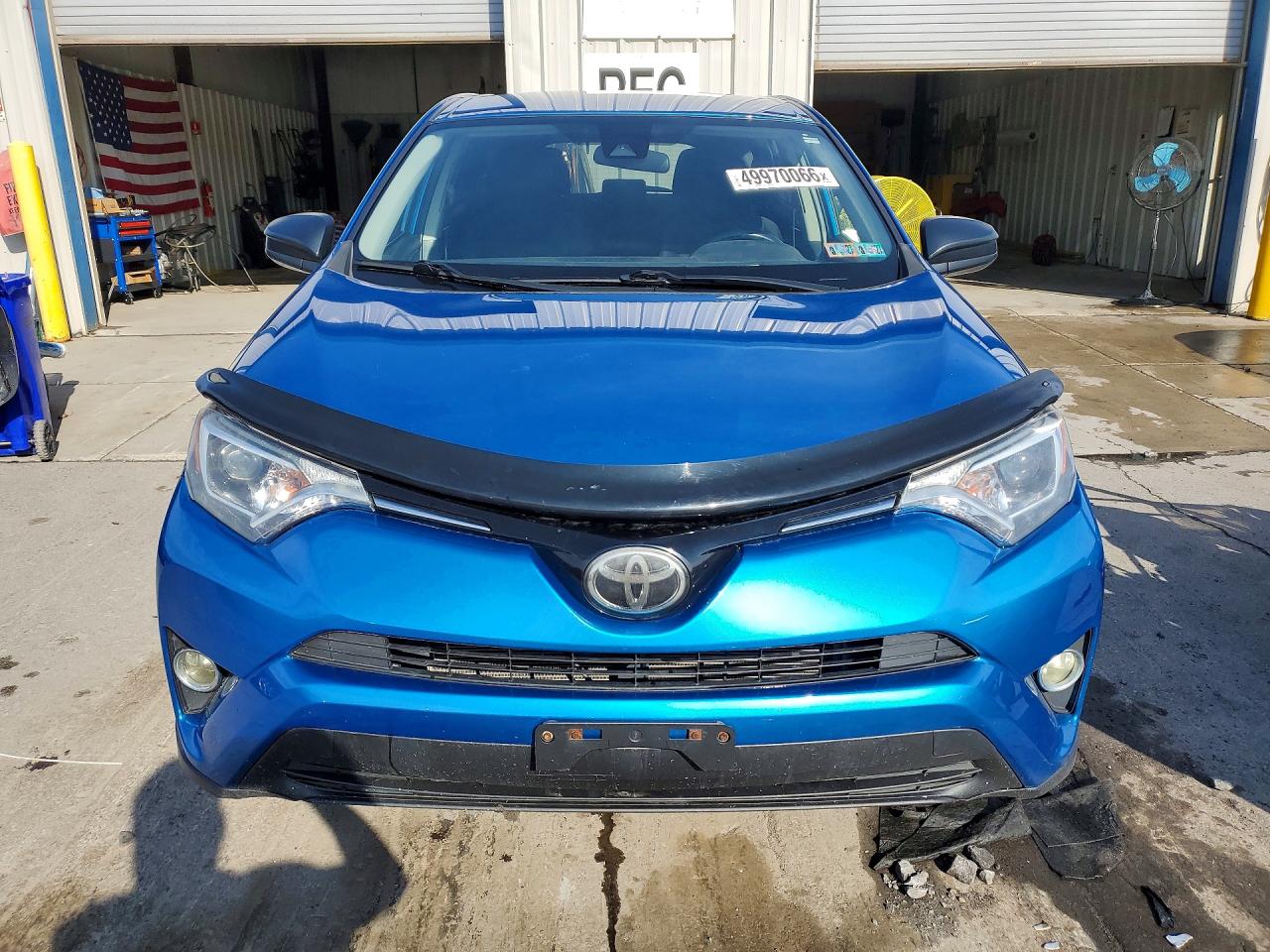 2018 TOYOTA RAV4 LE photo 13
