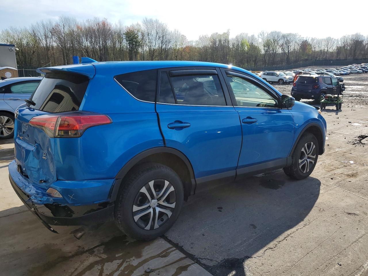 2018 TOYOTA RAV4 LE photo 7