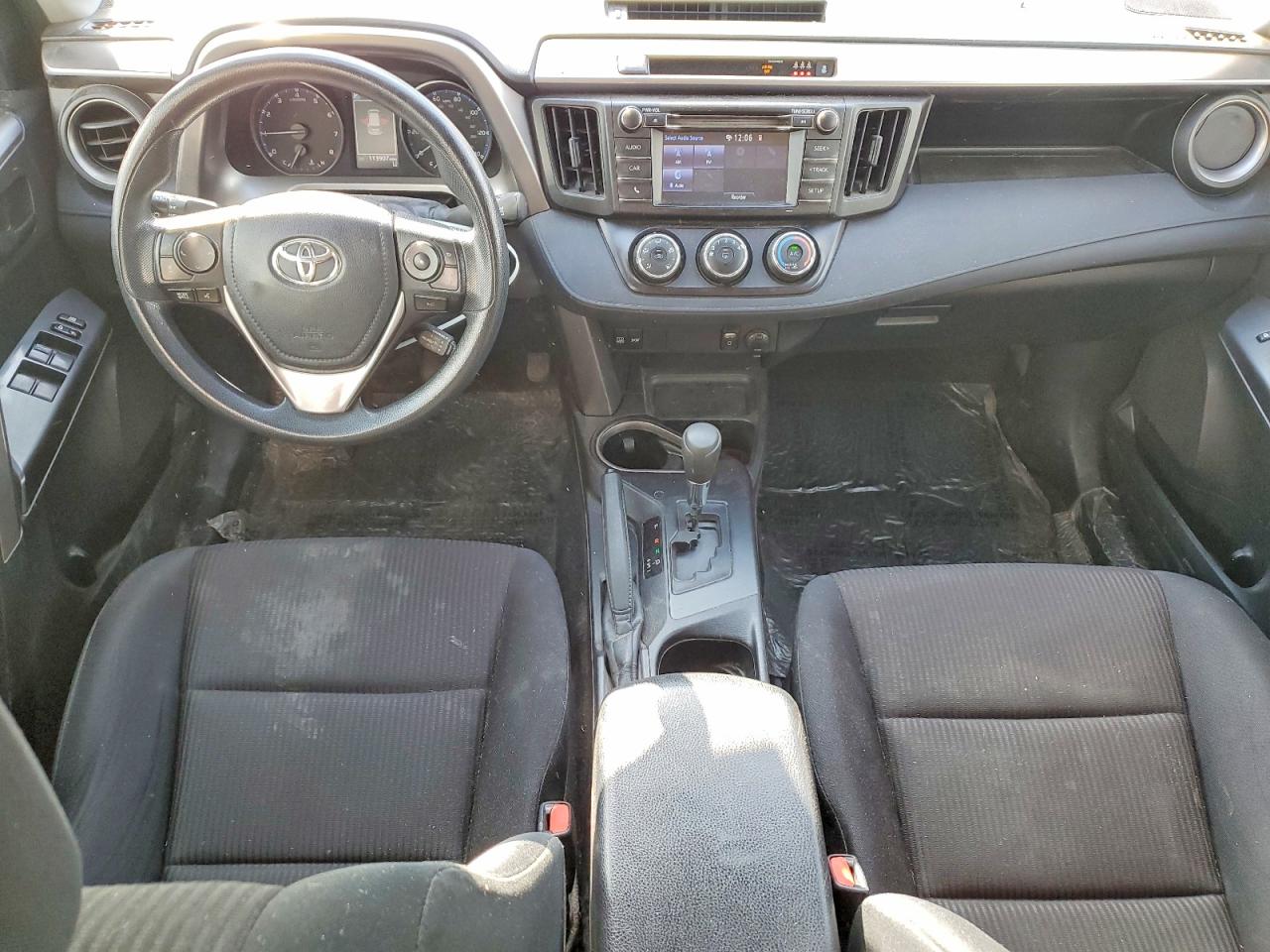 2018 TOYOTA RAV4 LE photo 22