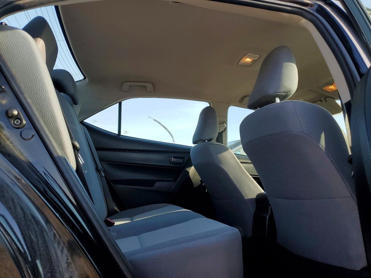 2018 TOYOTA COROLLA L photo 28
