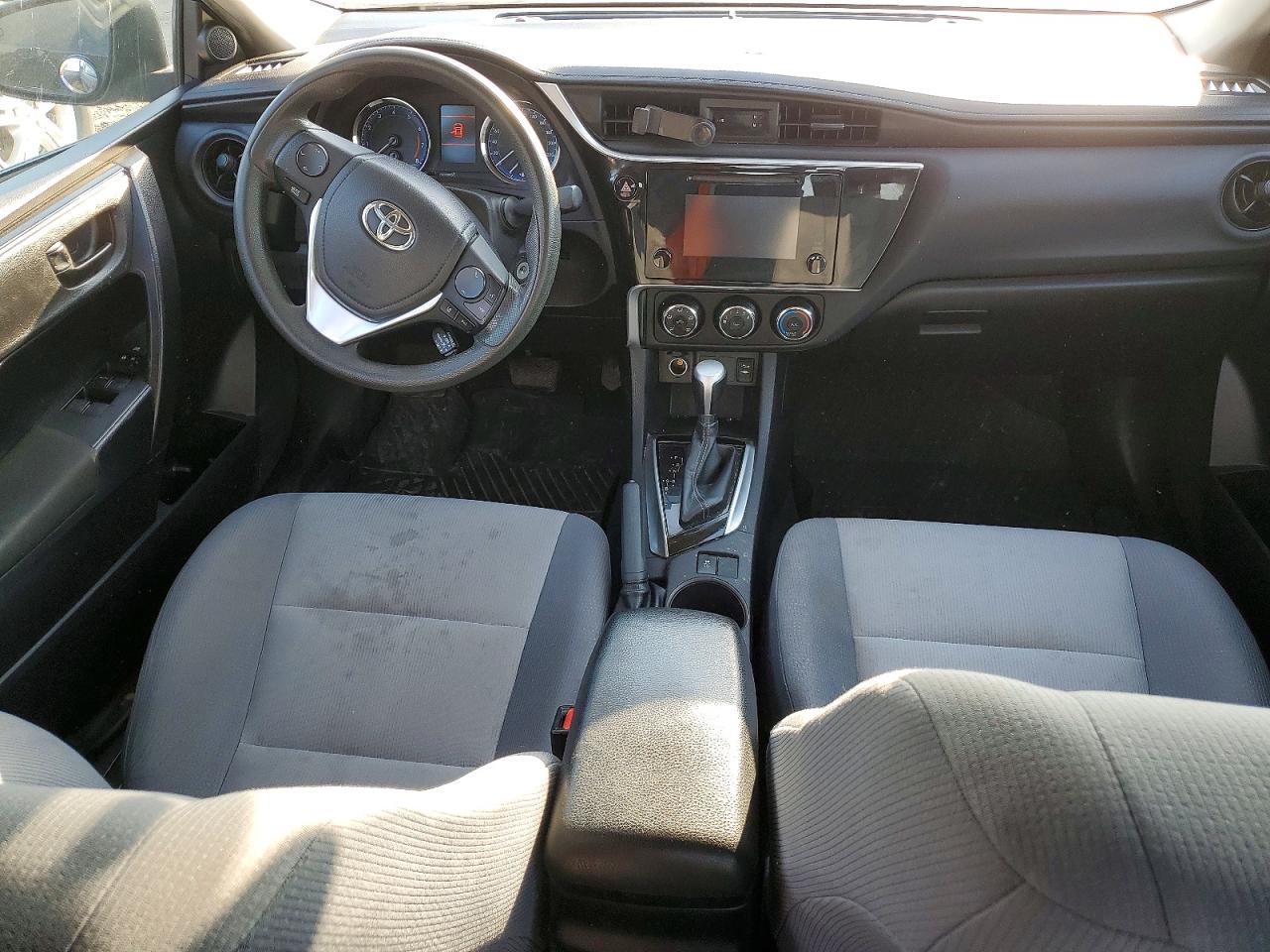 2018 TOYOTA COROLLA L photo 22