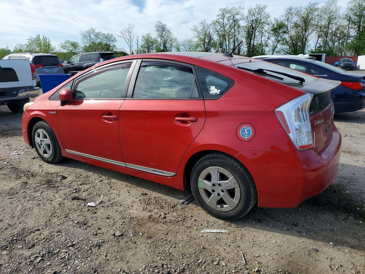 2011 TOYOTA PRIUS THREE photo 2