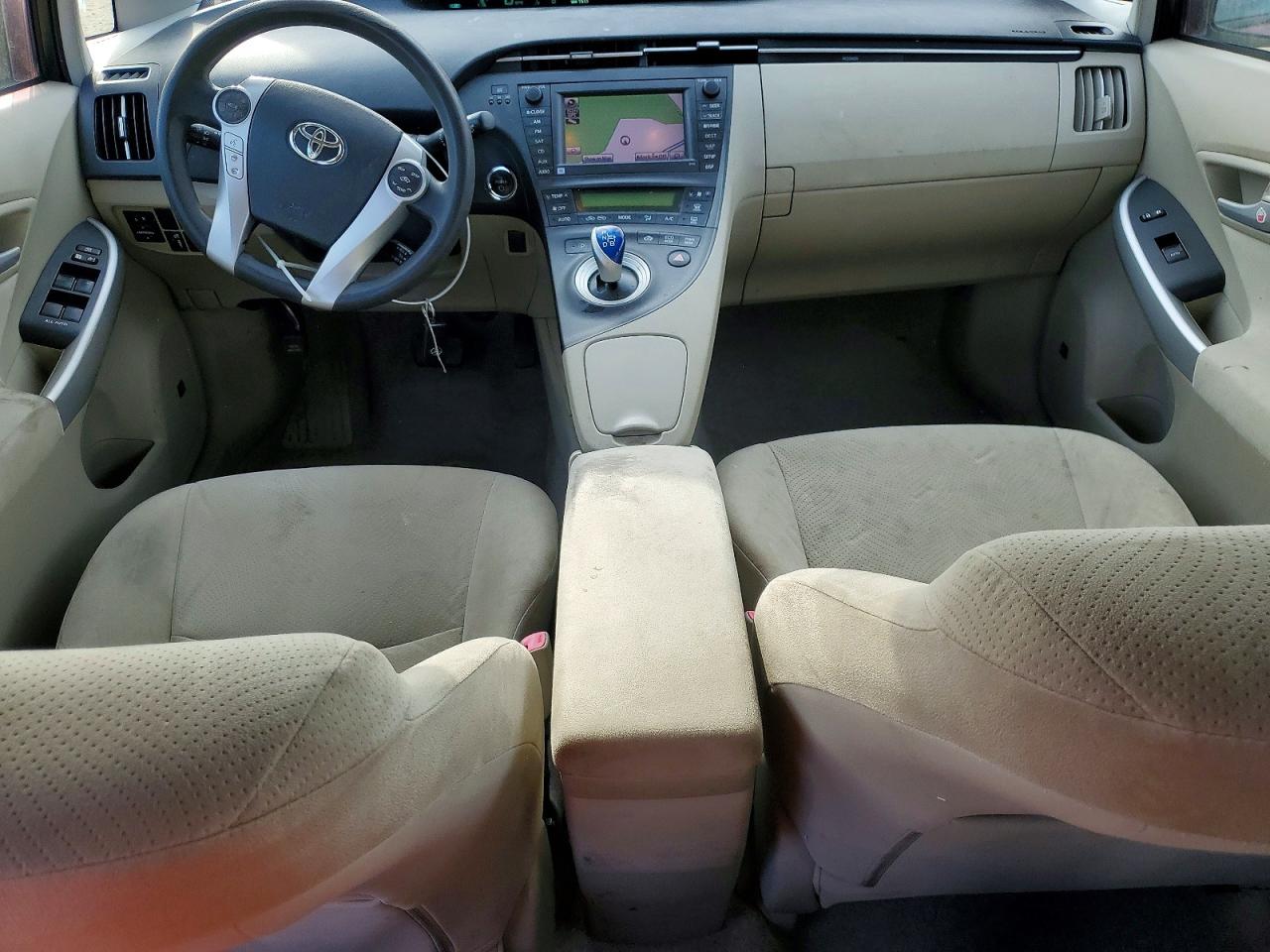 2011 TOYOTA PRIUS THREE photo 8