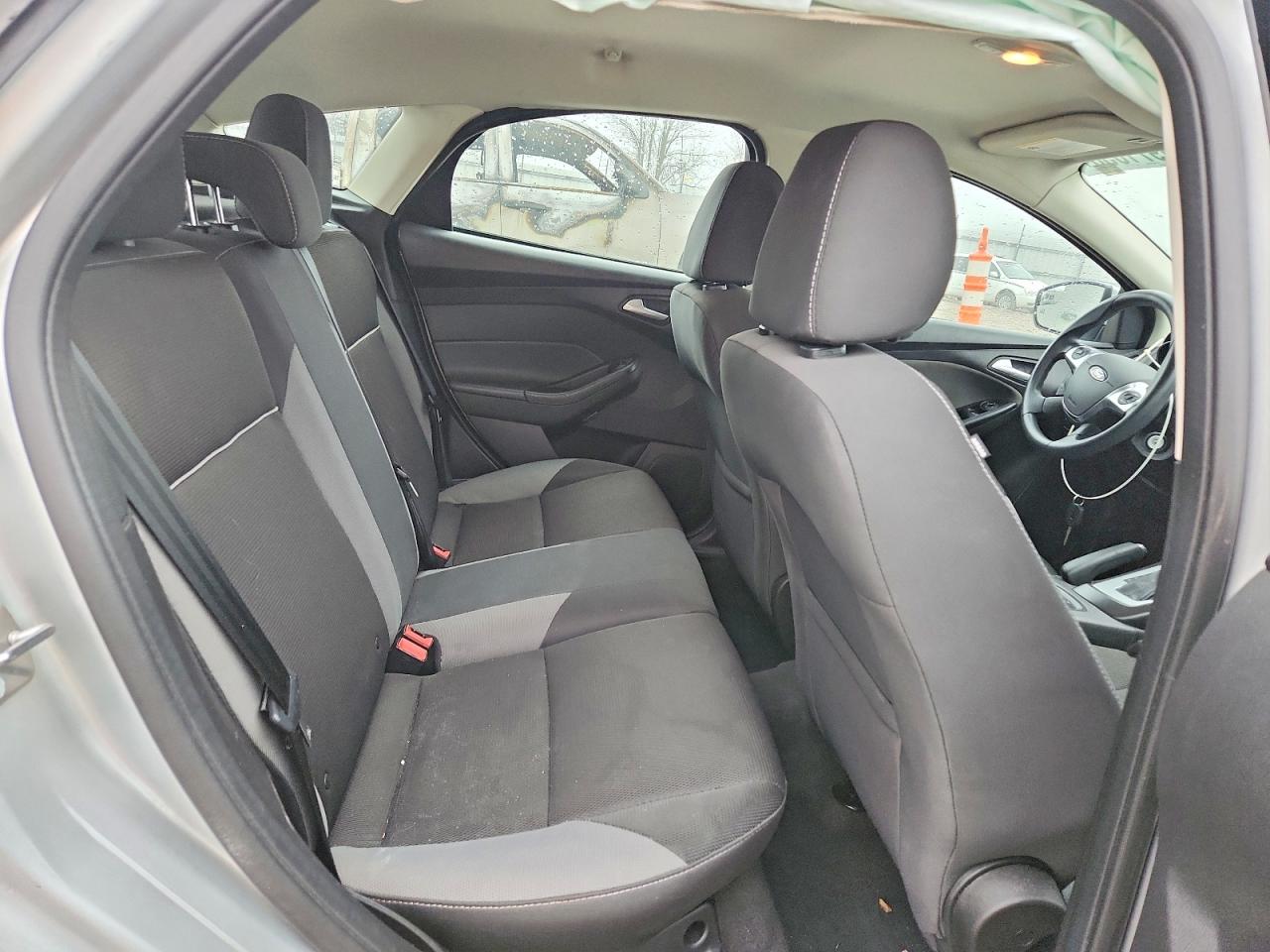 2014 FORD FOCUS photo 28