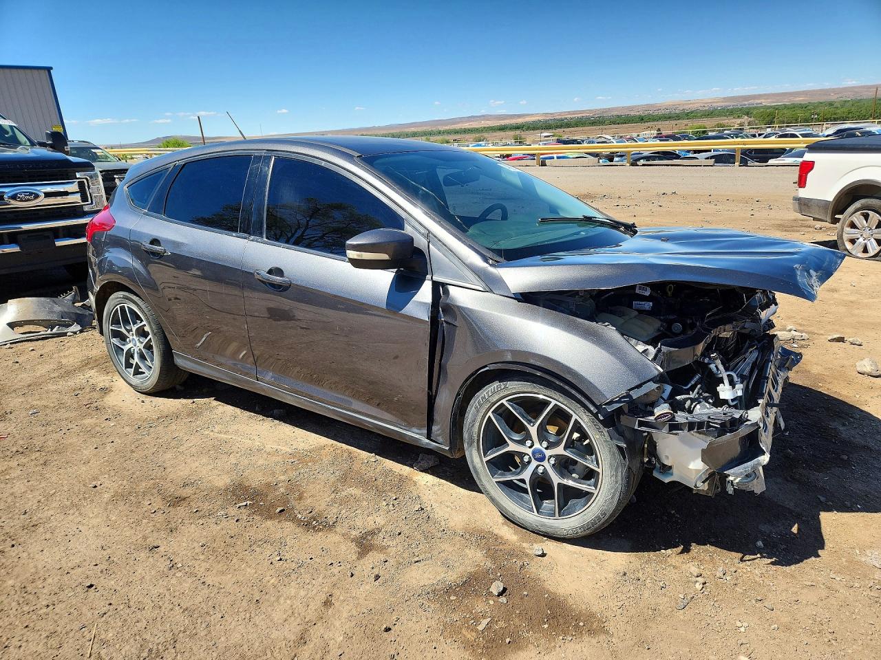 2017 FORD FOCUS SE photo 10
