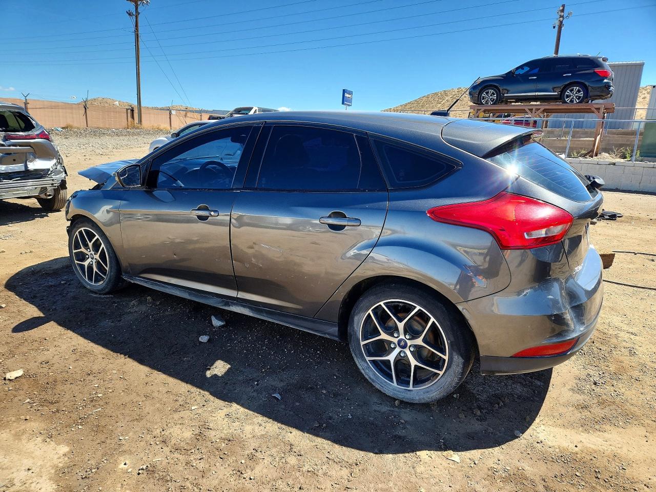 2017 FORD FOCUS SE photo 4