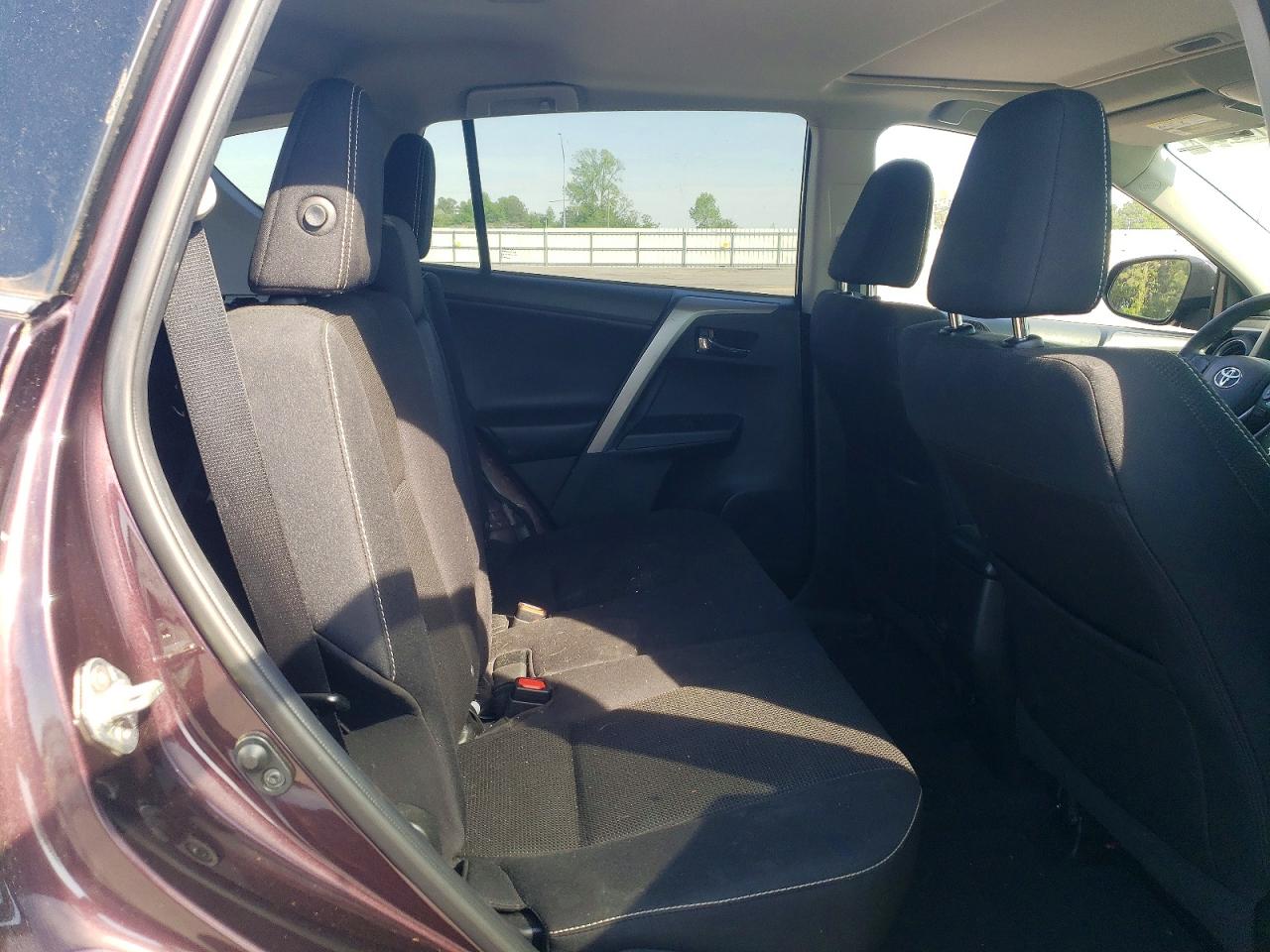 2018 TOYOTA RAV4 XLE photo 11