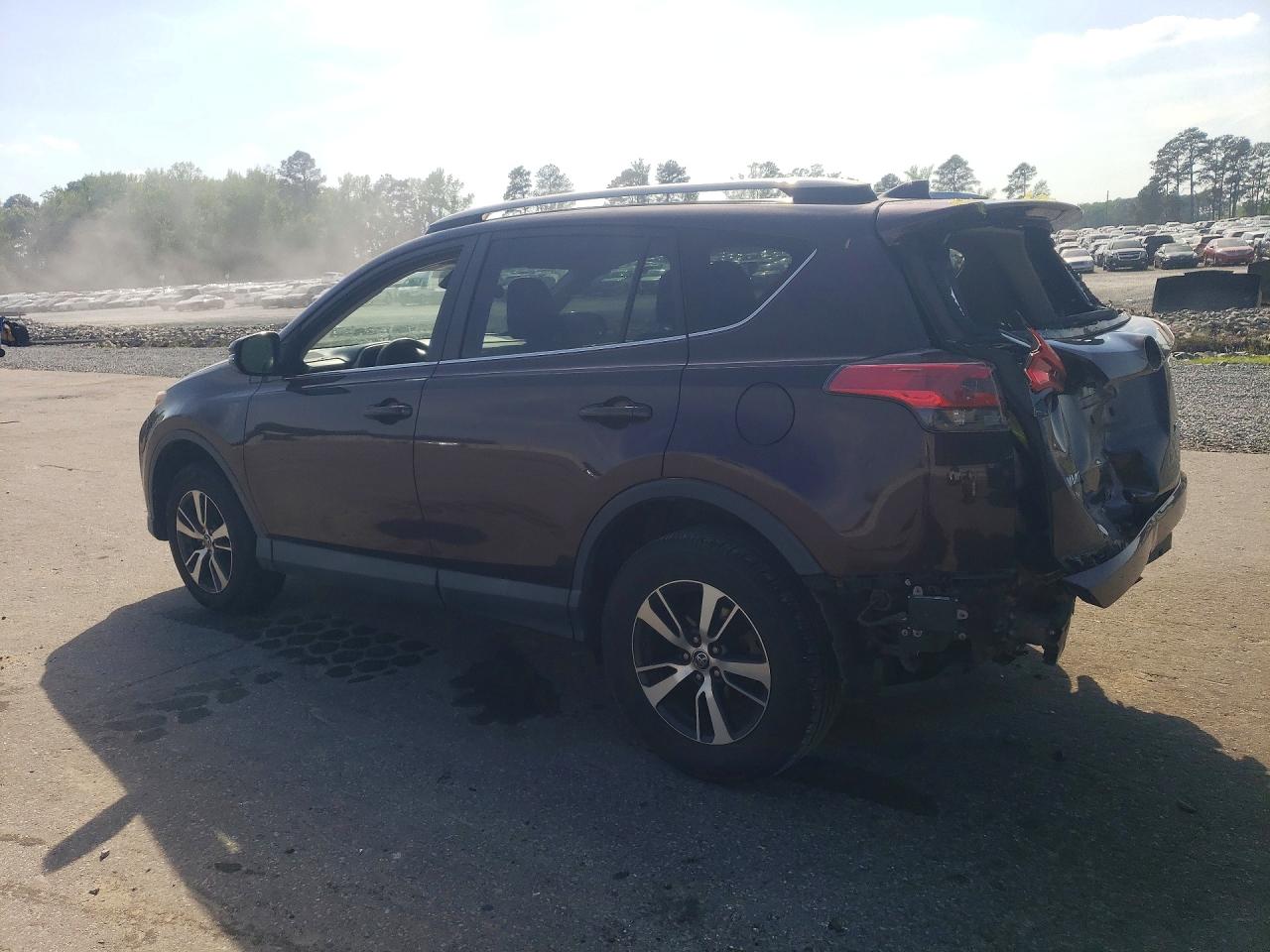 2018 TOYOTA RAV4 XLE photo 2