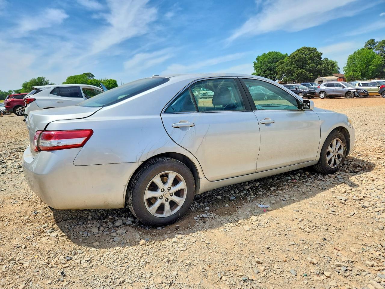2011 TOYOTA CAMRY LE photo 5