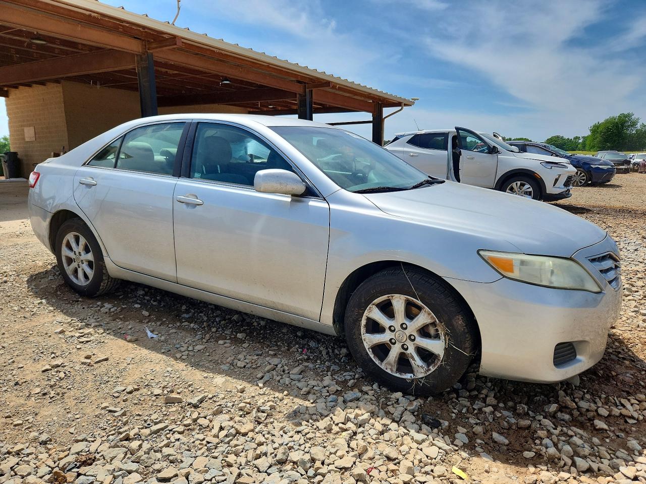 2011 TOYOTA CAMRY LE photo 7