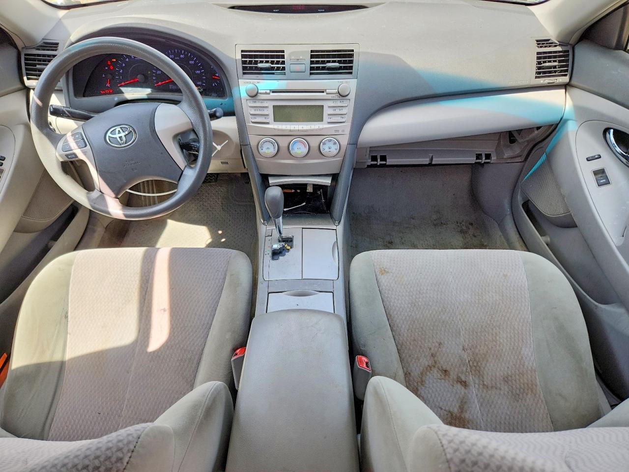 2011 TOYOTA CAMRY LE photo 15