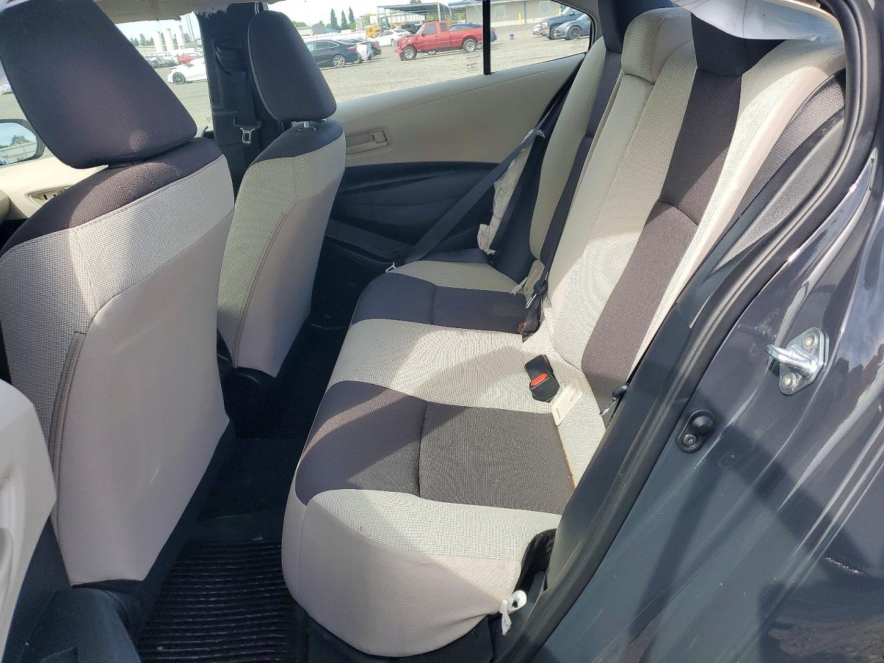2025 TOYOTA COROLLA LE photo 19