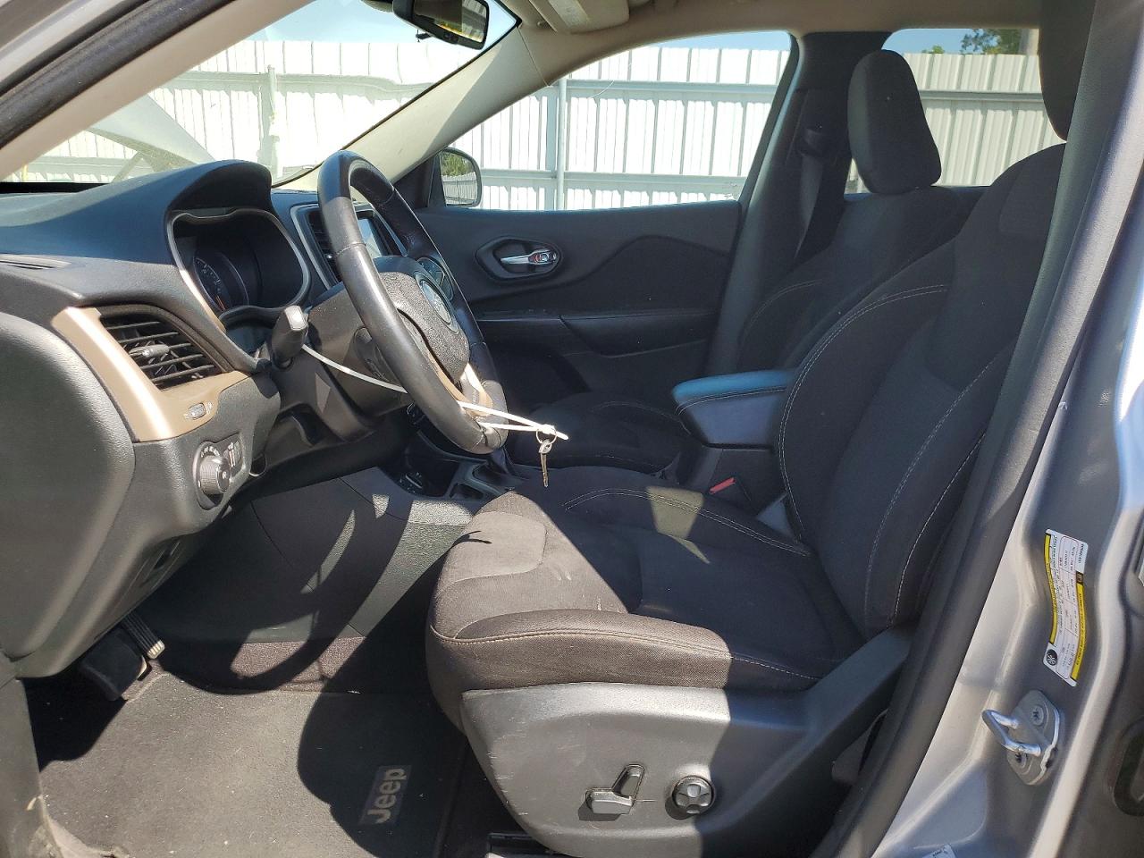 2016 JEEP CHEROKEE LATITUDE photo 13