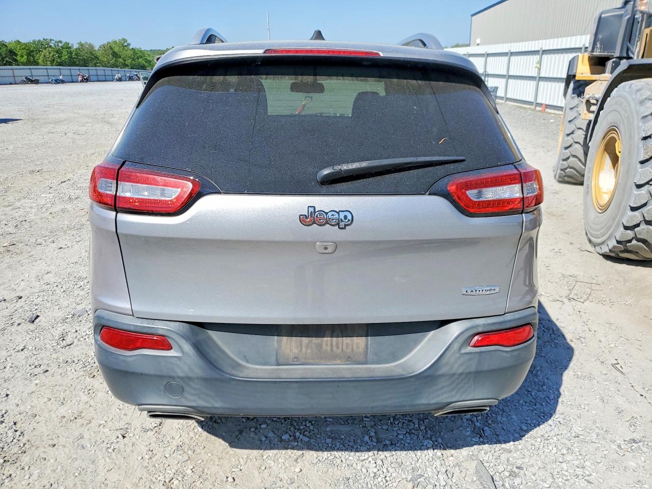 2016 JEEP CHEROKEE LATITUDE photo 11