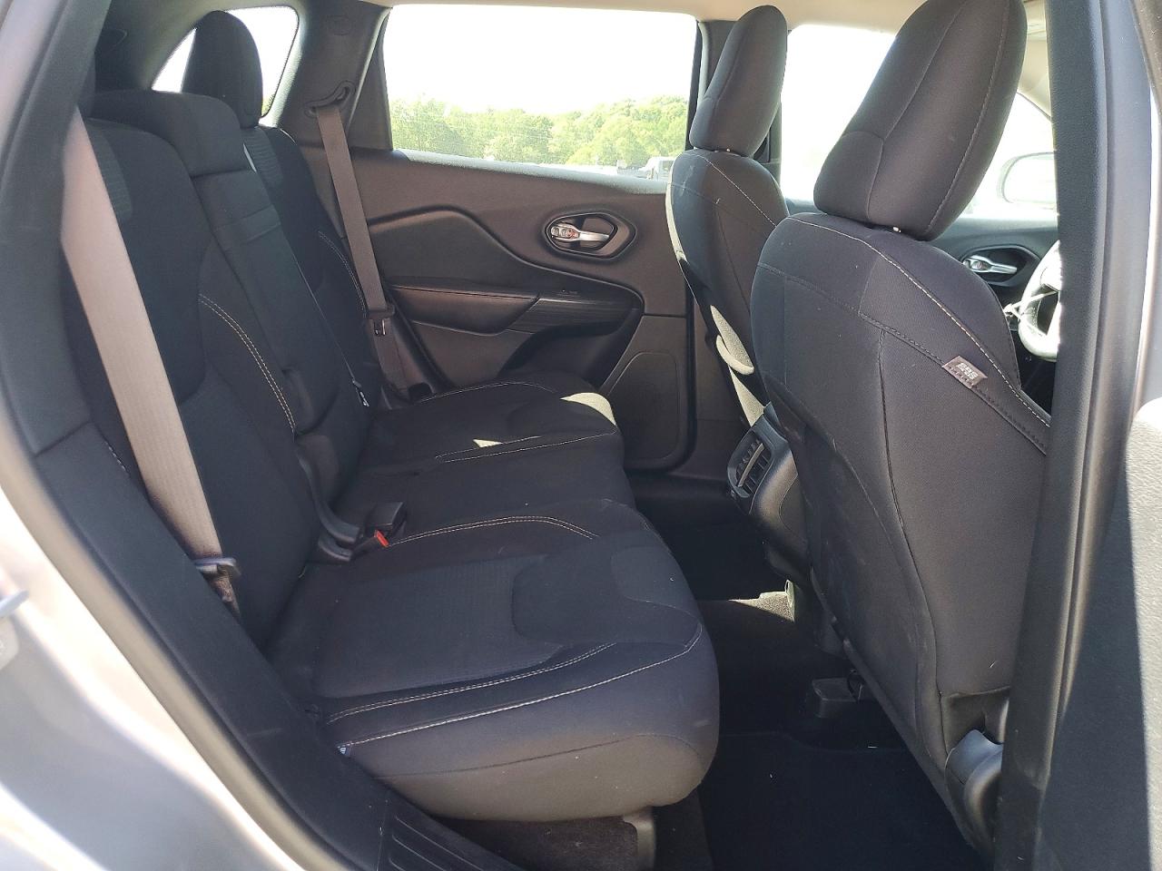 2016 JEEP CHEROKEE LATITUDE photo 19