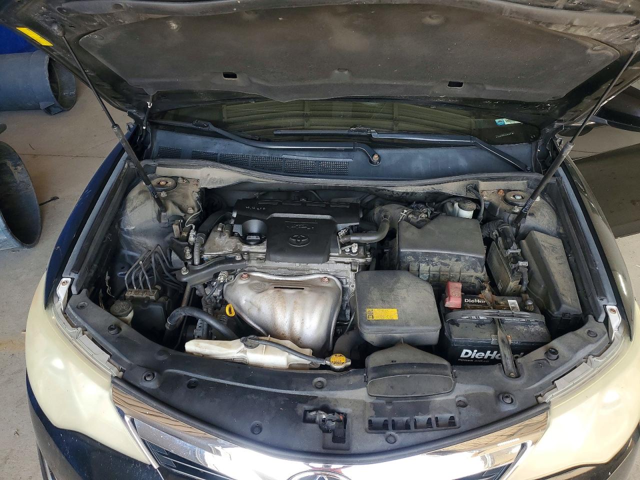 2012 TOYOTA CAMRY LE photo 21