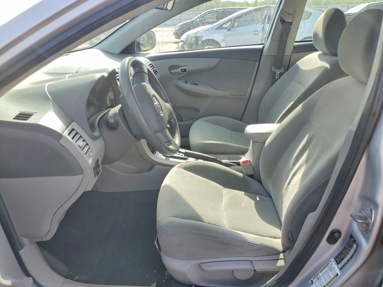 2009 TOYOTA COROLLA LE photo 13
