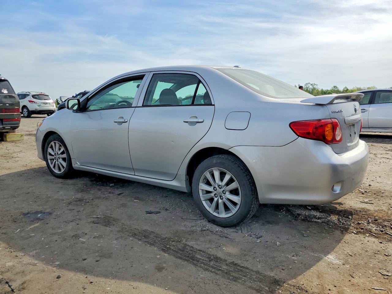 2009 TOYOTA COROLLA LE photo 3