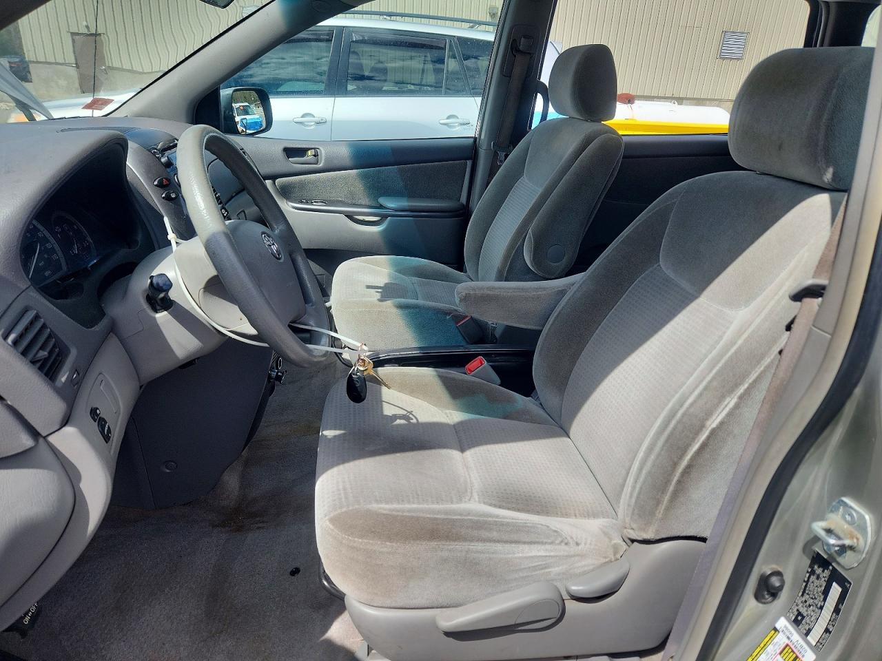 2007 TOYOTA SIENNA CE 7-PASSENGER photo 13