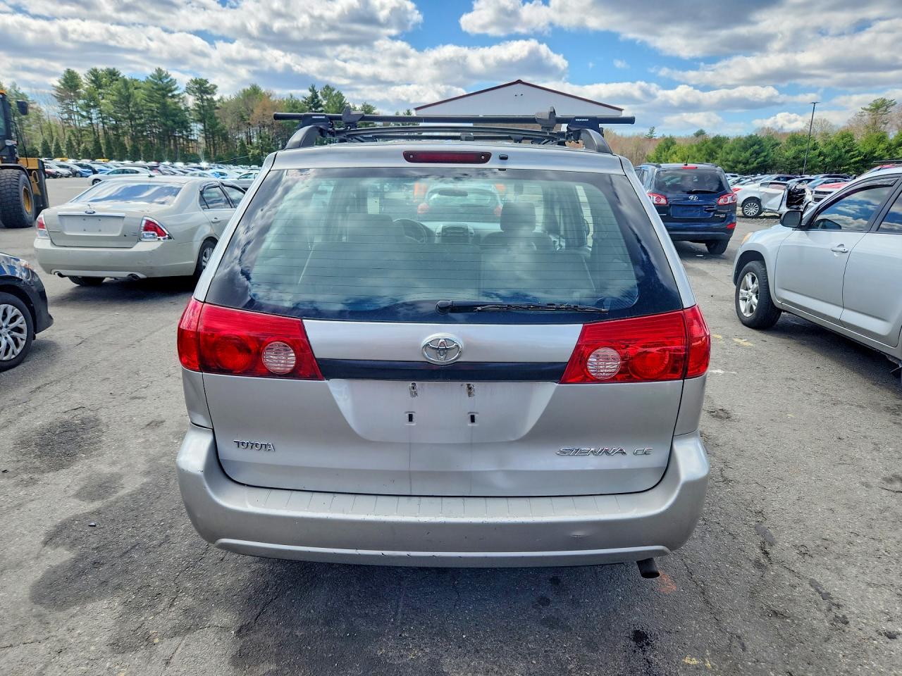 2007 TOYOTA SIENNA CE 7-PASSENGER photo 11