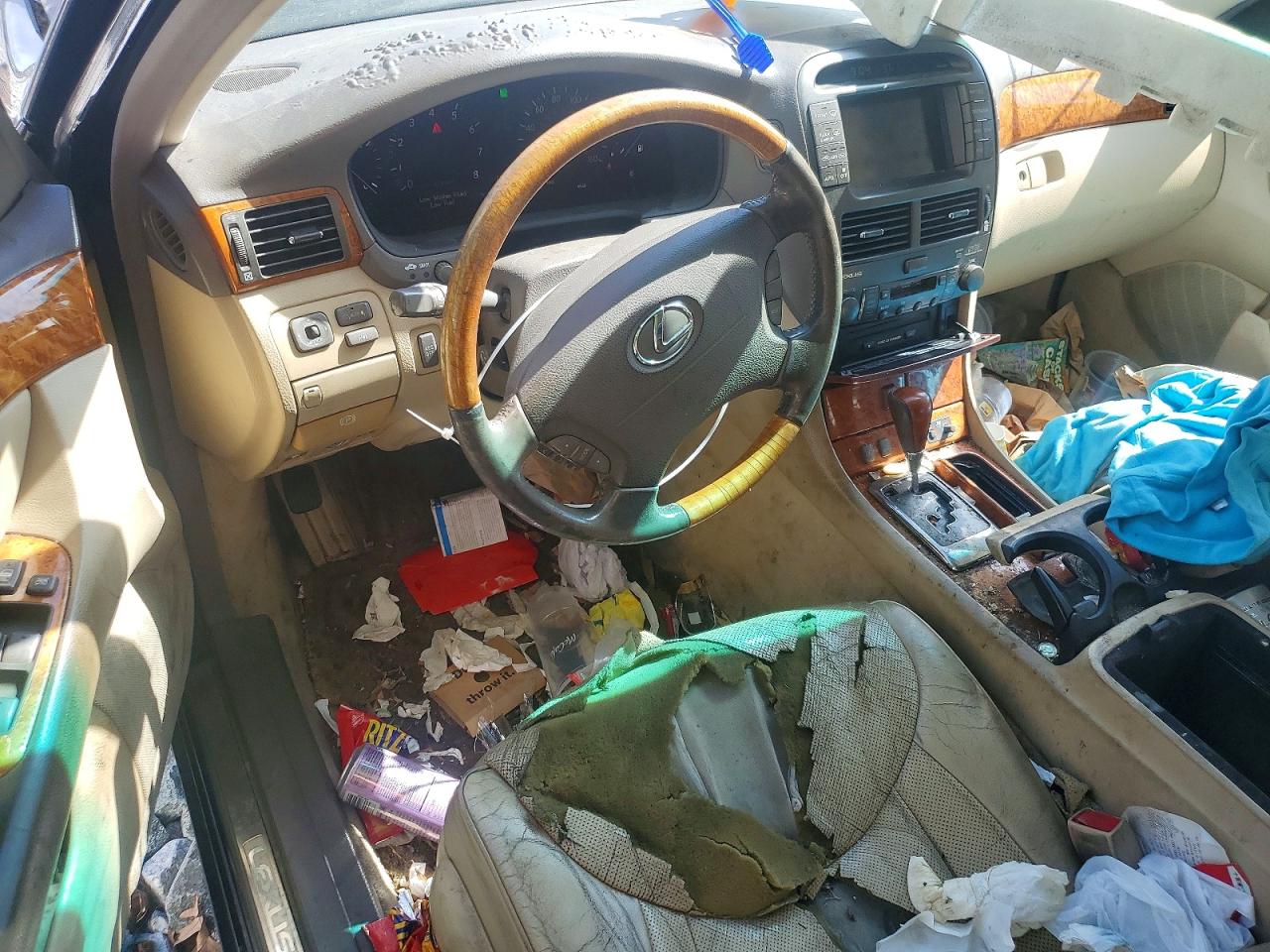 2004 LEXUS LS photo 8