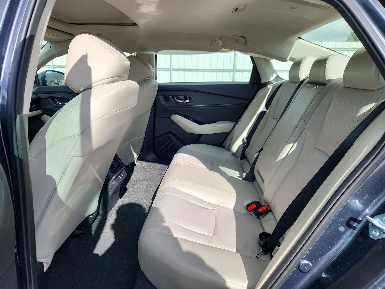2025 HONDA ACCORD TOURING HYBRID photo 19