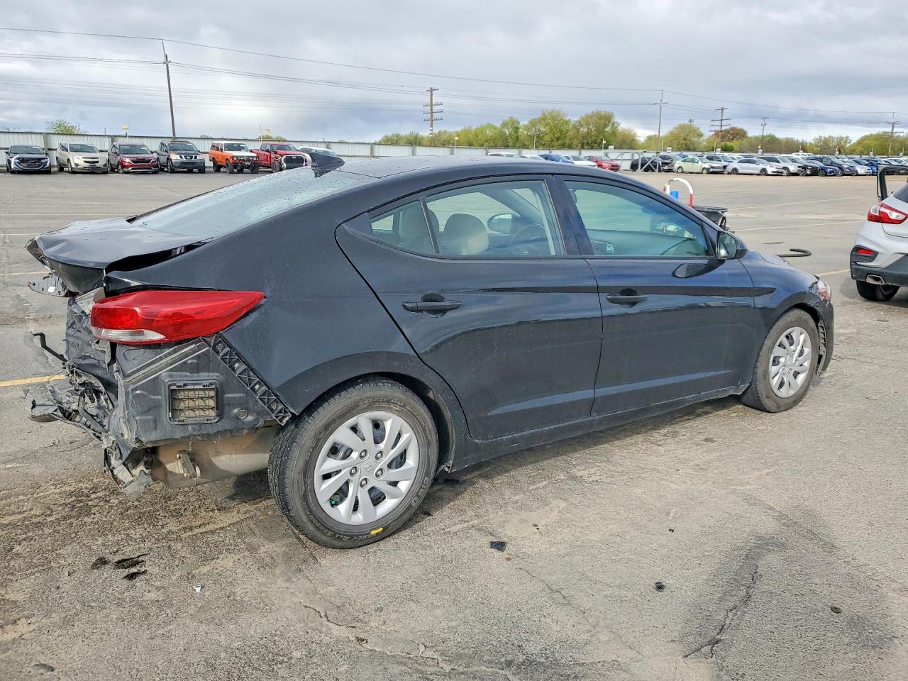2017 HYUNDAI ELANTRA SE photo 5