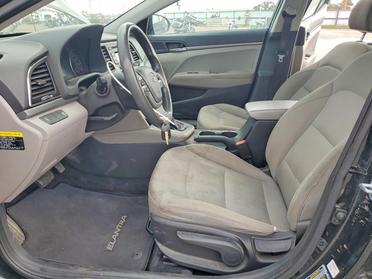 2017 HYUNDAI ELANTRA SE photo 13