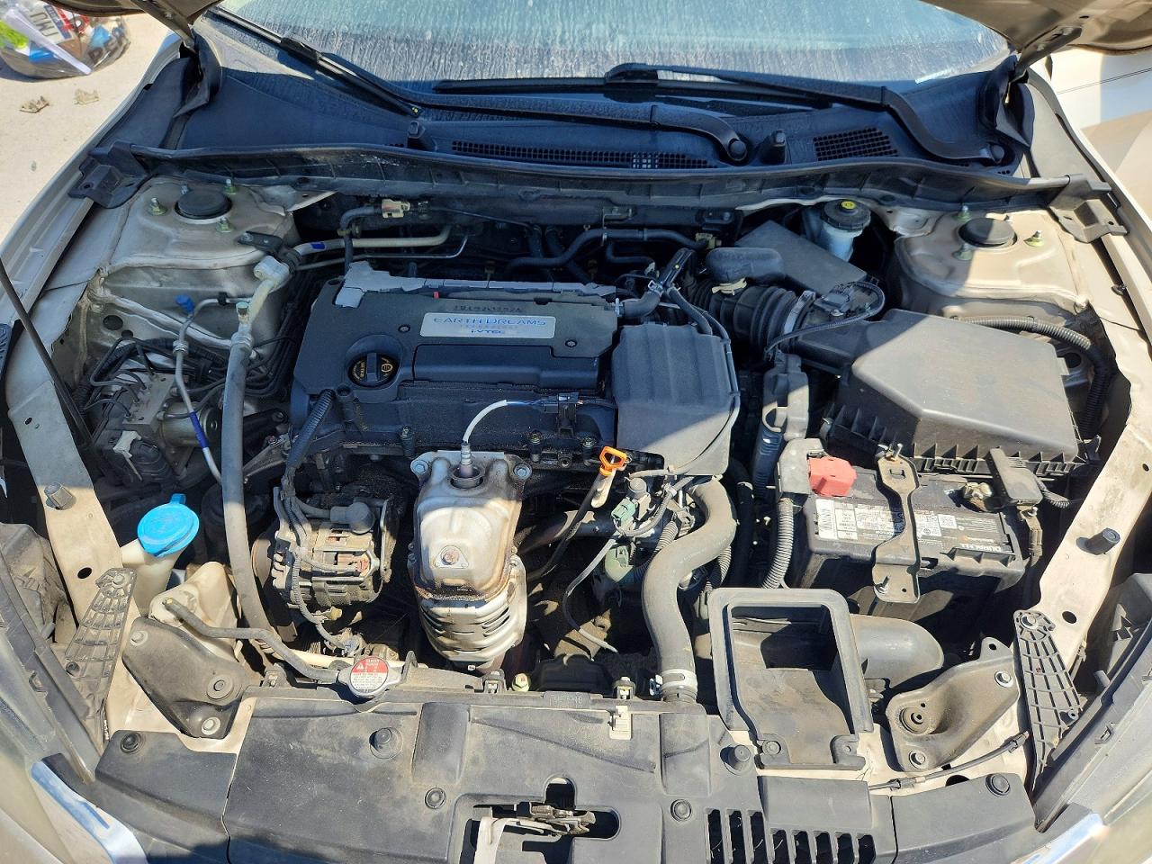 2014 HONDA ACCORD LX photo 21