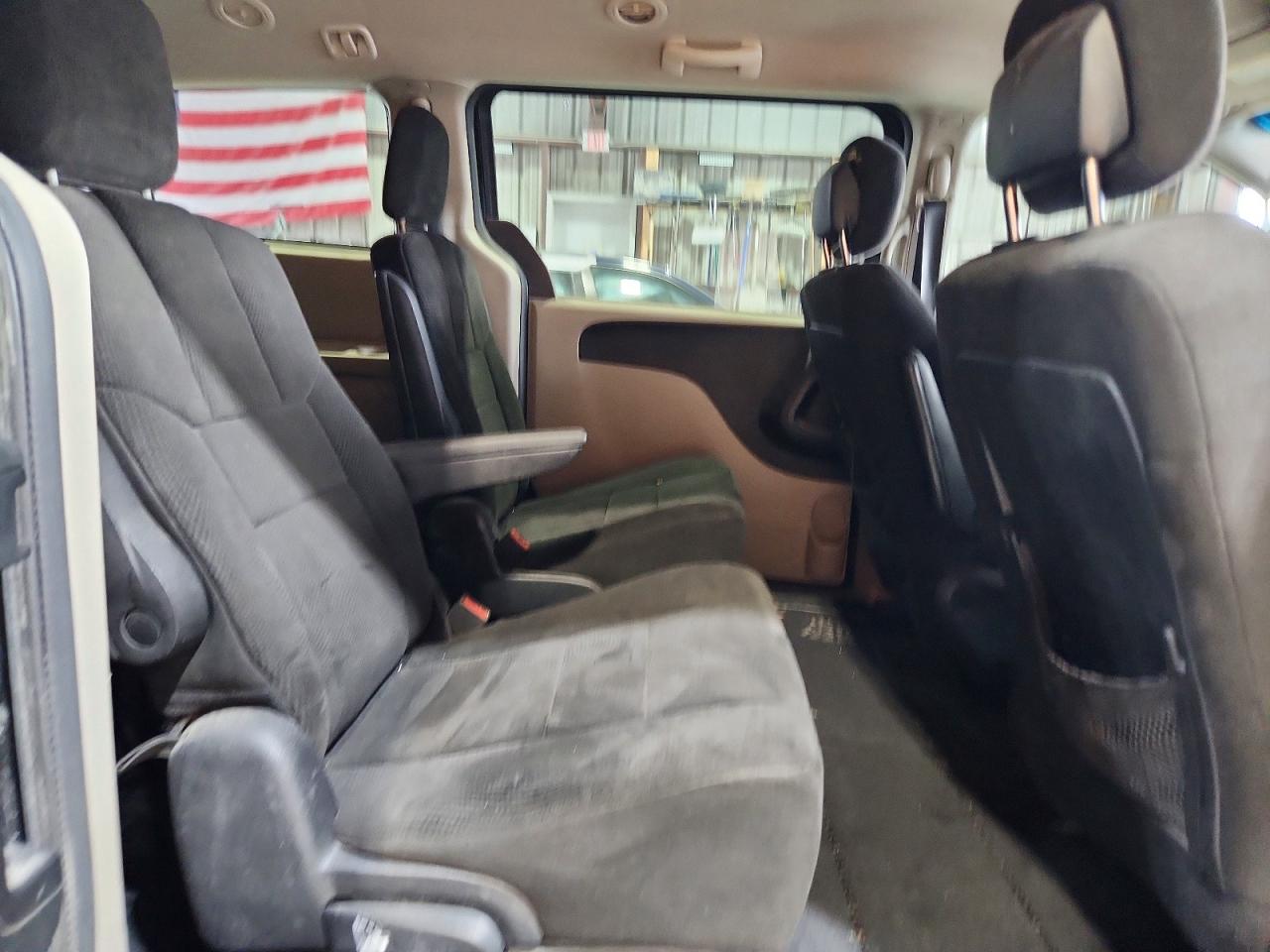 2013 DODGE GRAND CARAVAN SE photo 11