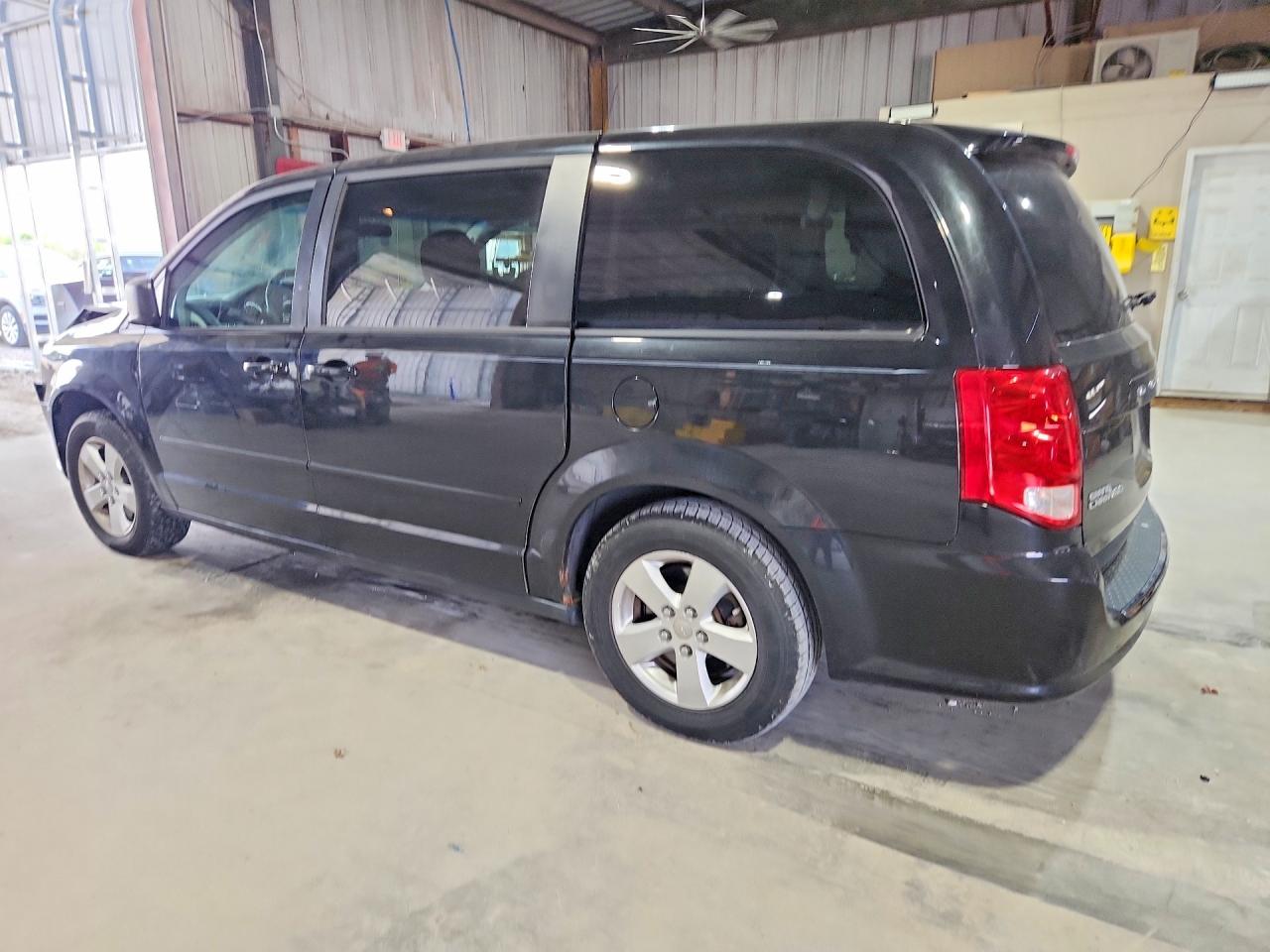2013 DODGE GRAND CARAVAN SE photo 2