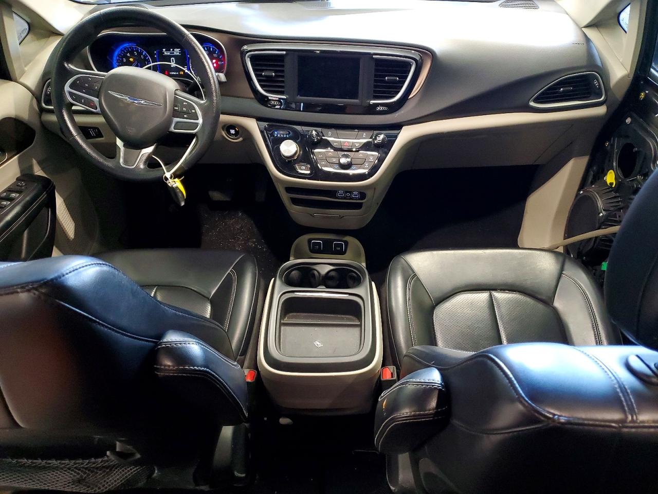 2021 CHRYSLER VOYAGER LXI photo 15