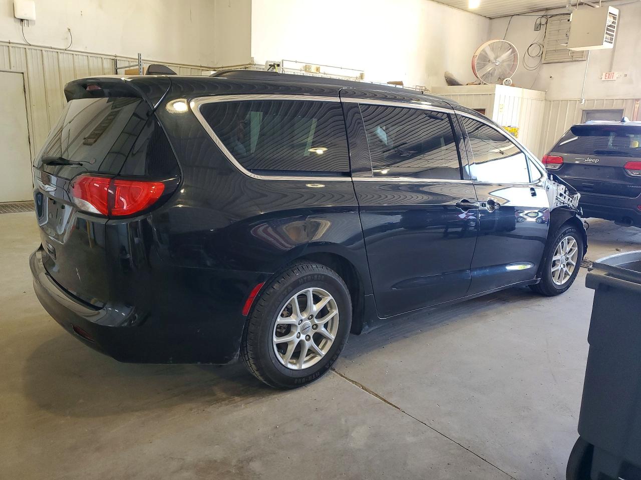 2021 CHRYSLER VOYAGER LXI photo 5