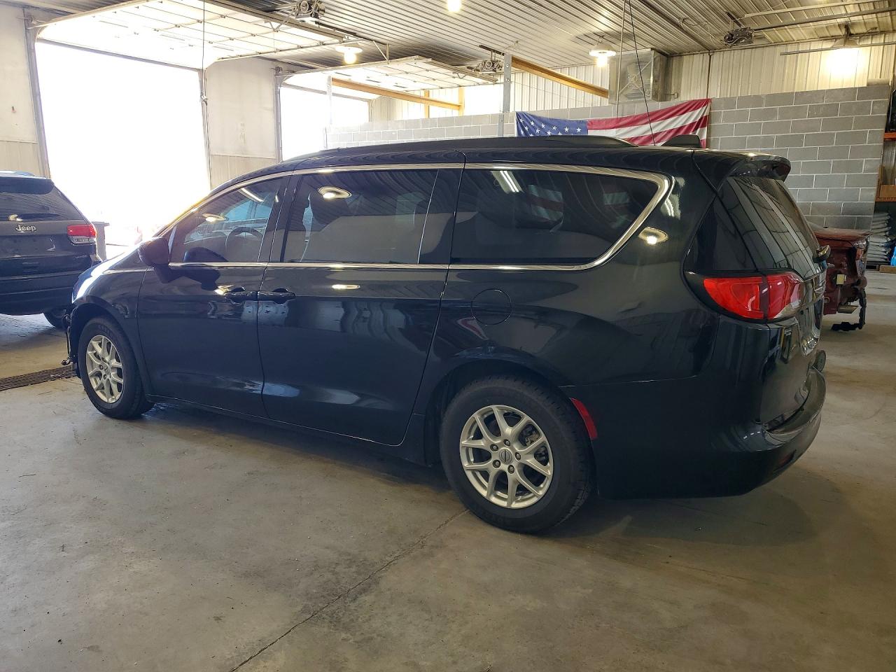 2021 CHRYSLER VOYAGER LXI photo 3
