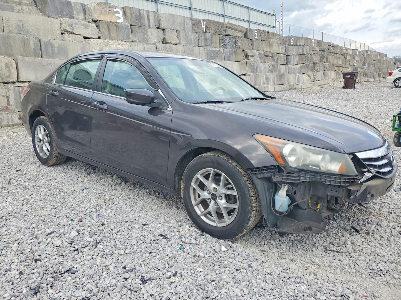 2011 HONDA ACCORD LX photo 10